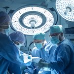 A Treviso chirurgia mininvasiva senza incisioni e cicatrici su paziente con tumore al colon e prolasso uterino